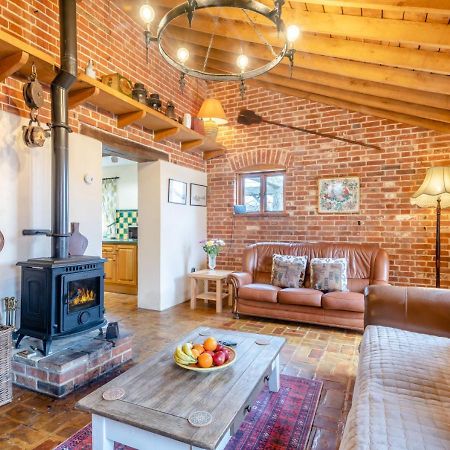 Vila Elms Barn Wangford Exteriér fotografie