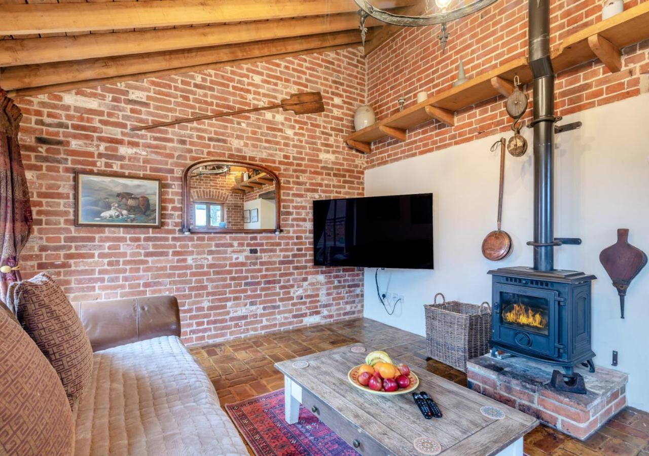 Vila Elms Barn Wangford Exteriér fotografie